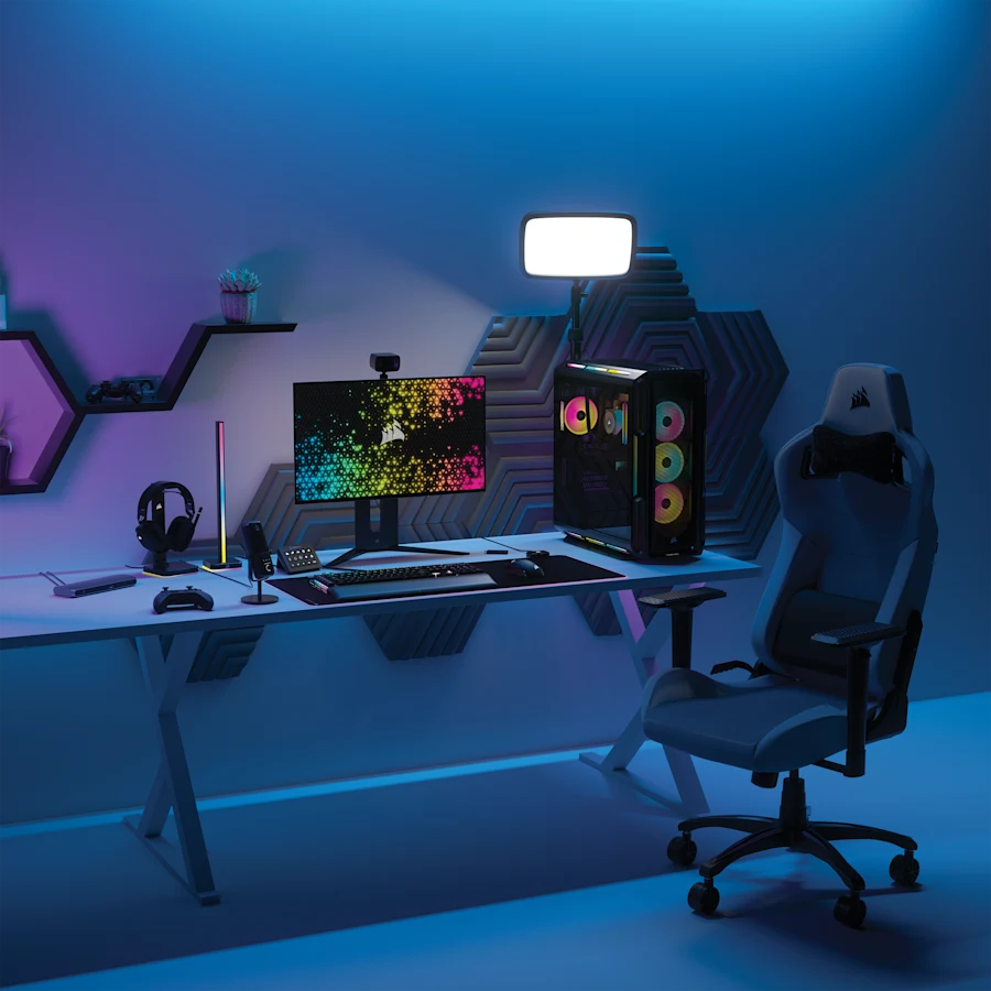 Corsair VENGEANCE i8300
