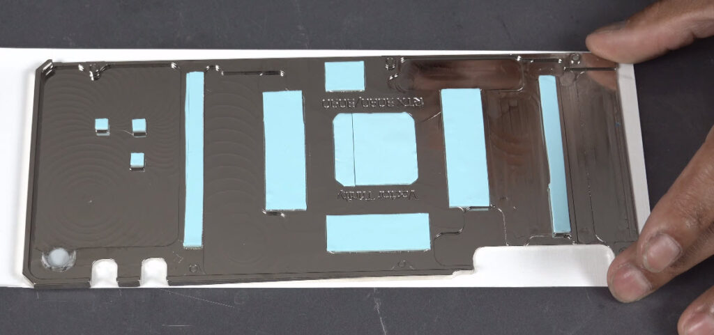 Rear backplate: Zotac Trinity Waterblock from EK